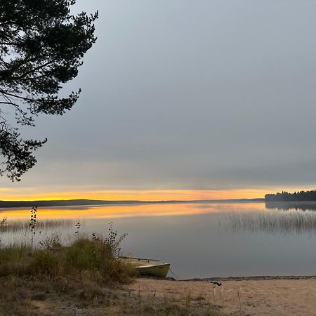Villa Ahosen Lomamoekit Vikajärvi Exterior foto
